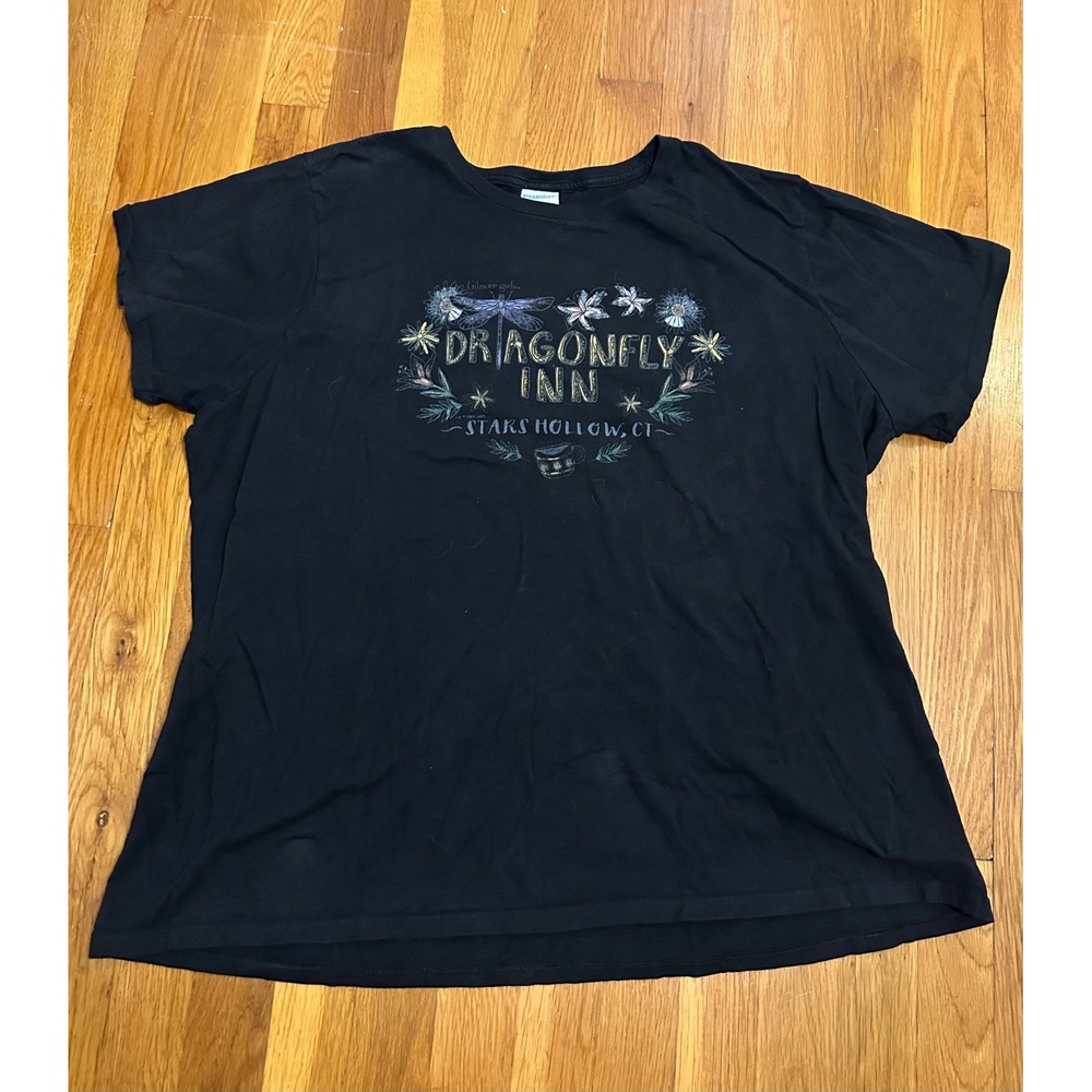 Gilmore Girls Dragonfly Inn Stars Hollow Graphic Tee Black XXL Port & Company